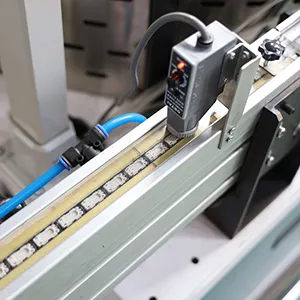 Dripper conveying unit