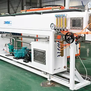 Vacuum sizing water tank